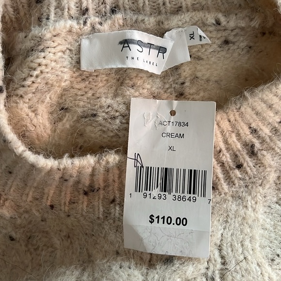 ASTR The Label Natalie Cable-Knit Cold-Shoulder Sweater Size XL NWT - Picture 10 of 10